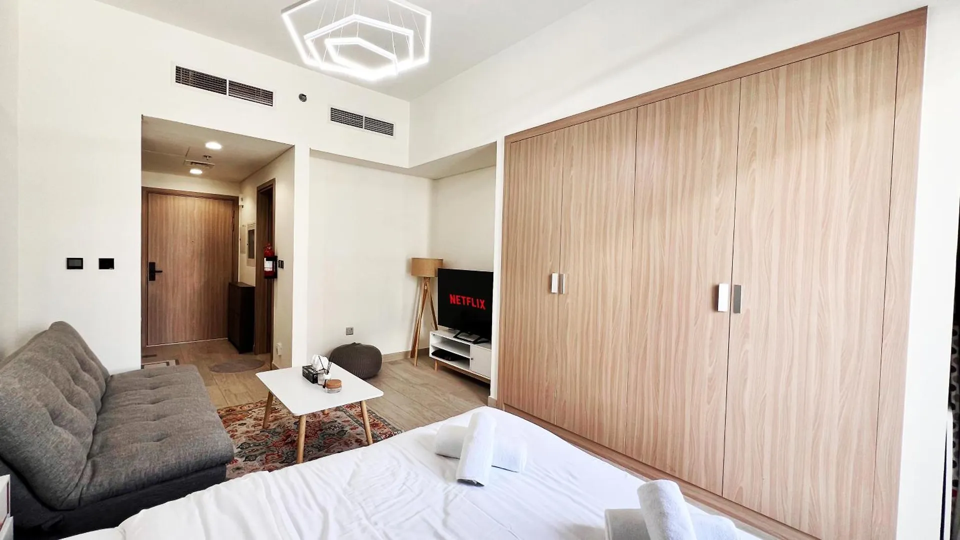 Studio In Azizi Riviera 10 Mins To Downtown Dubai United Arab Emirates