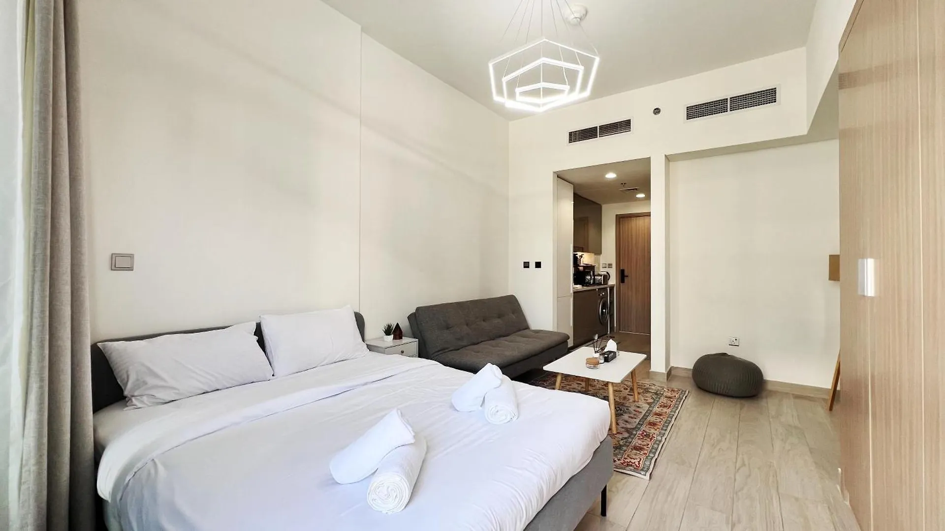 Studio In Azizi Riviera 10 Mins To Downtown Dubai United Arab Emirates